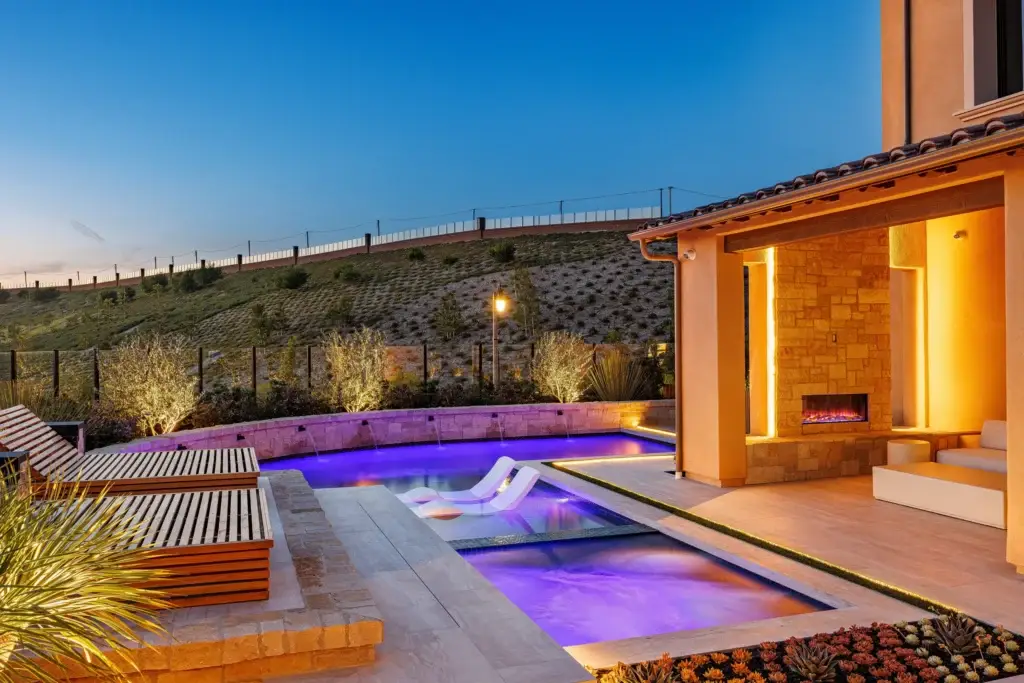 Custom Pool Landscaping Design Ideas