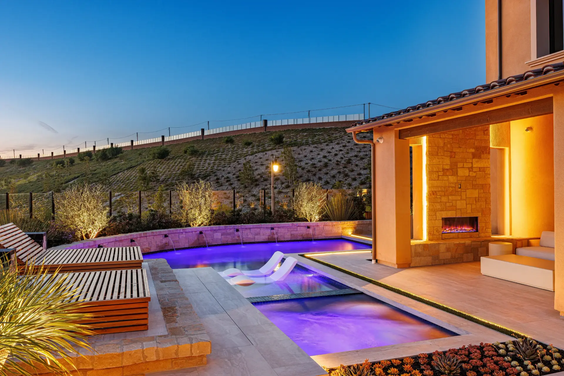 Custom Pool Landscaping Design Ideas